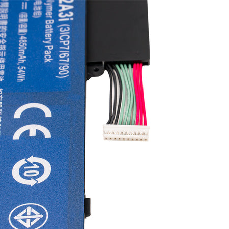 Close-up of compatible laptop battery connector for Acer Aspire Timeline Ultra M3-481 M3-481T M3-581 M3-581T