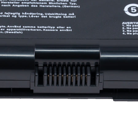 Close-up of compatible laptop battery connector for Asus G72GX G71GX G72G G71G G72V G71V
